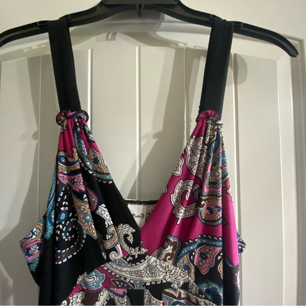Elegant Black and Pink Maxi Dress - Picture 2 of 4